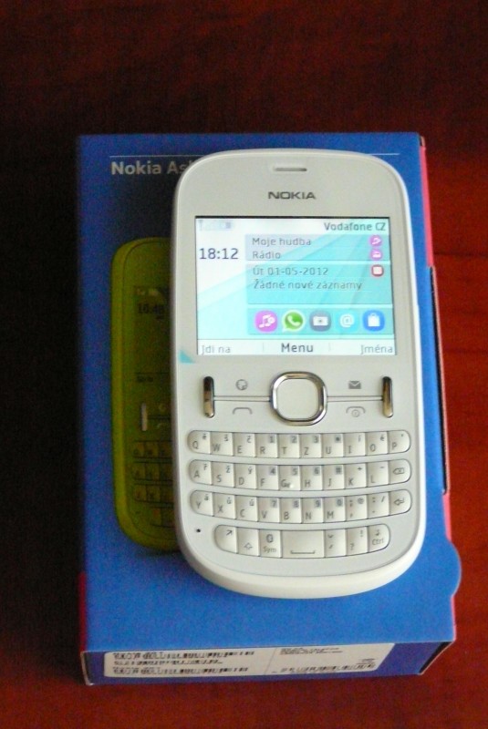 Nokia Asha 201_03