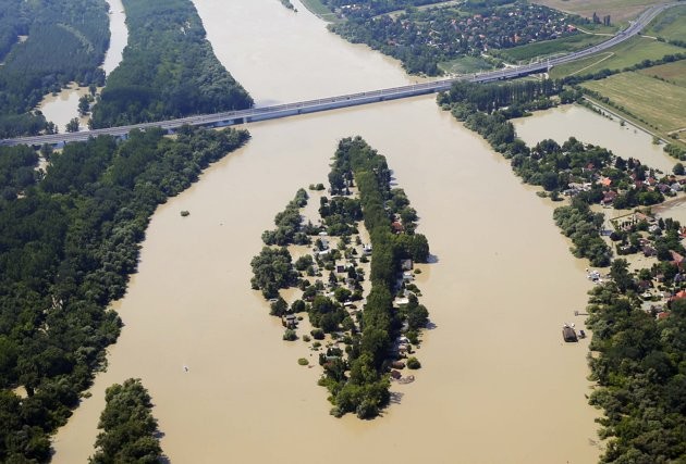 Budapest_flood 2013
