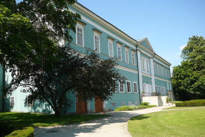 Dačice 13