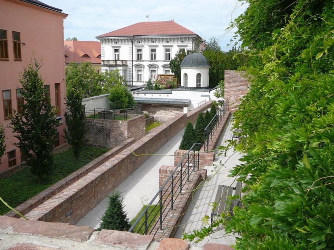 Hradec Králové 77