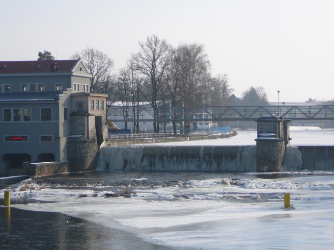 Zamrzlá řeka 02