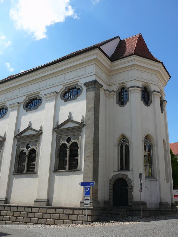 J. Hradec 19