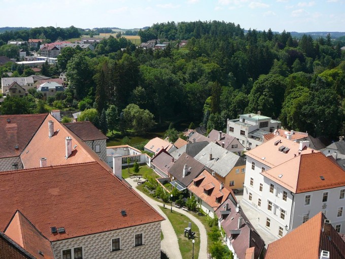 J. Hradec 33
