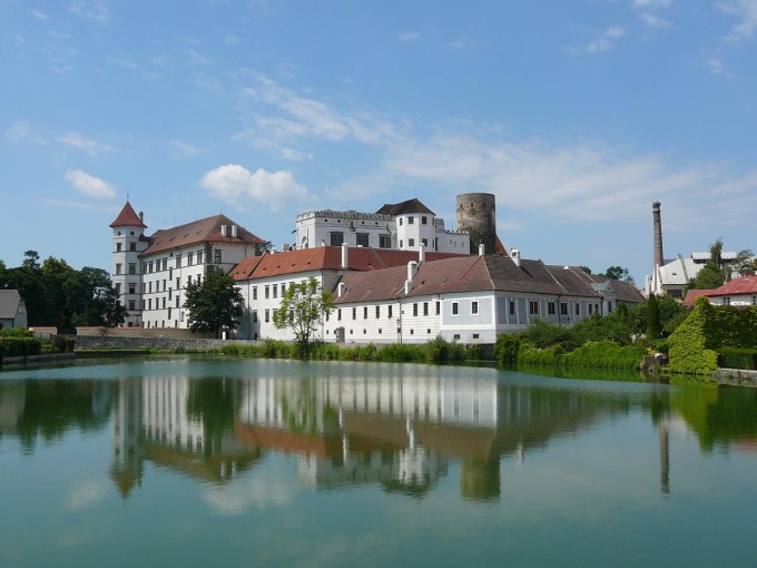 J. Hradec 39