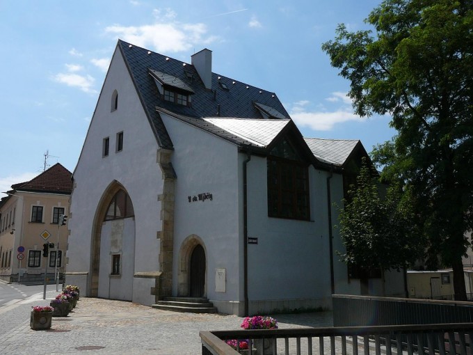 J. Hradec 40