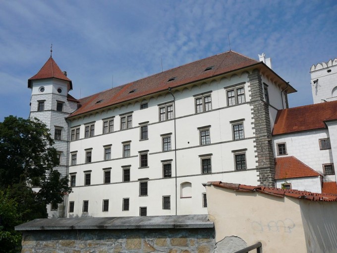 J. Hradec 43