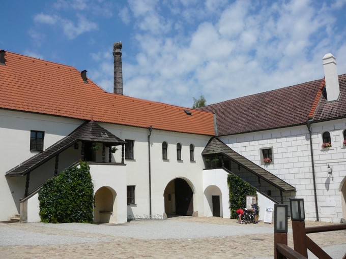 J. Hradec 50