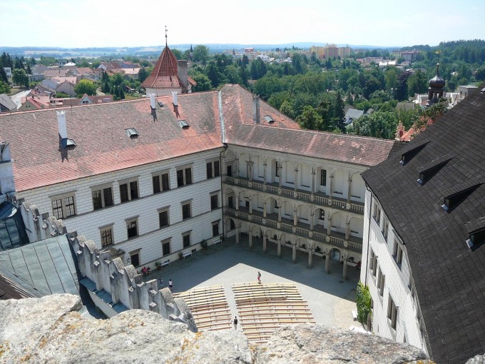 J. Hradec 93