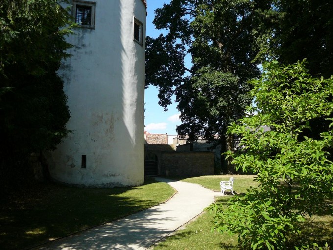 J. Hradec 106
